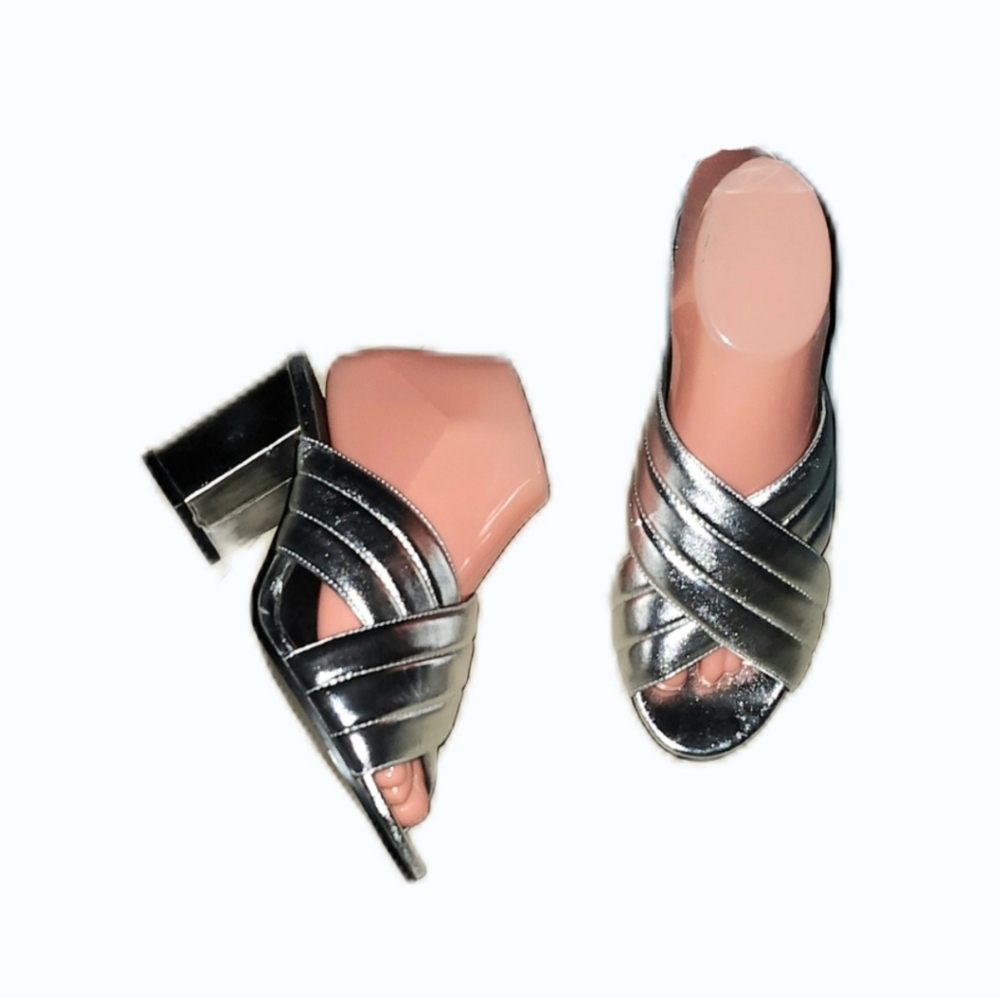 Steve Madden Silver Sandals - Picture 3 of 6